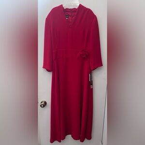Donna Morgan Red Sheath Dress 3/4 Sleeve Crew Neck